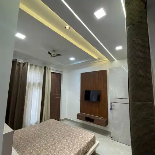 Room For Rent In Agra